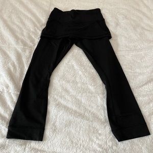 Lululemon Capri leggings.